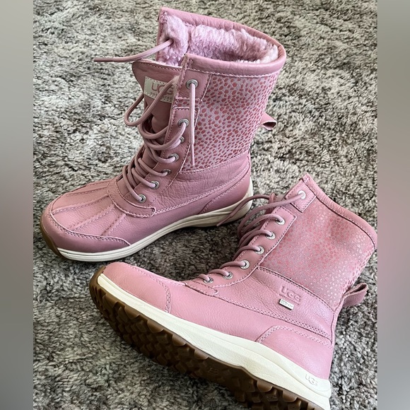 UGG BOOTS - Picture 7 of 8